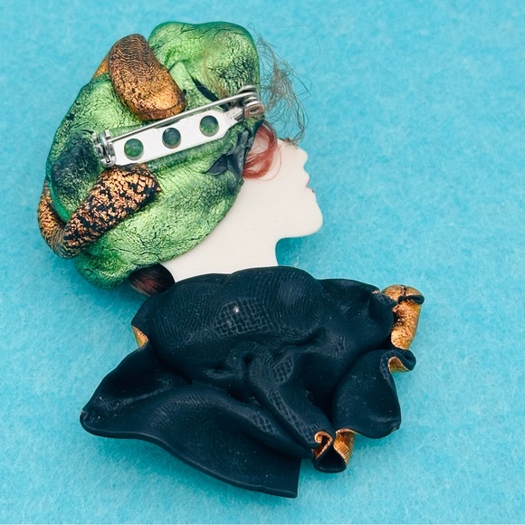 Vintage elegant lady's head brooch - Picture 5 of 7